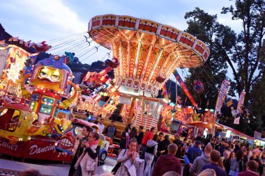 Altmunster, Avusturya, Avrupa 'daki Kirtag' daki lunapark.