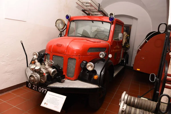 Klassisches Feuerwehrfahrzeug Feuerwehrmuseum Sankt Florian Österreich Europa — Stockfoto