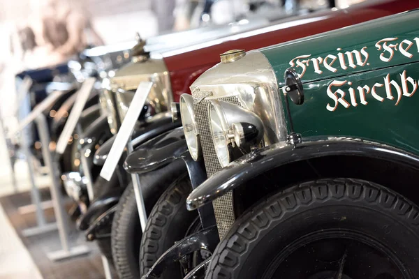 Las Capuchas Delanteras Varios Vehículos Históricos Austro Daimler Fila Museo — Foto de Stock