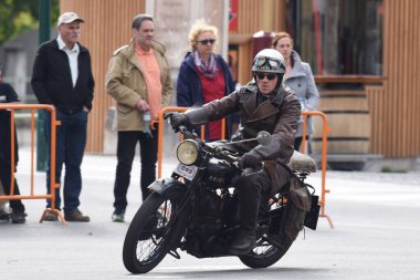 Yıllık Franz Joseph Bad Ischl, Salzkammergut, Avusturya ve Avrupa 'da eski motosikletlere biniyor