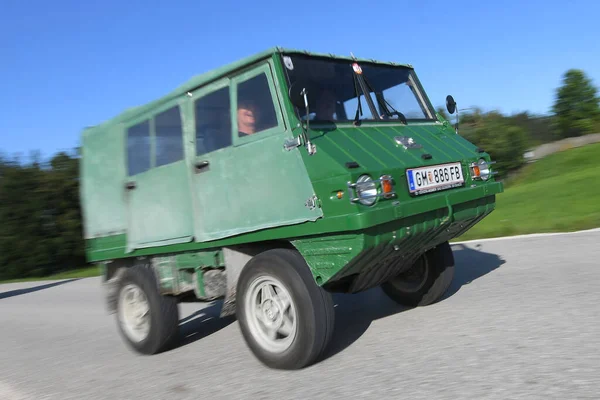 U30未満の車両のためのアルマルでの会議30 オーストリア ヨーロッパ — ストック写真