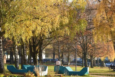 Attersee 'de sonbahar havası var, birçoğu güneşli havada dinlenmek istiyor.