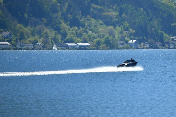 Una Lancha Motor Traunsee Gmunden Austria Europa — Foto de Stock