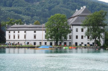Attersee Gölü 'ndeki Kammer Kalesi (Yukarı Avusturya, Avusturya)