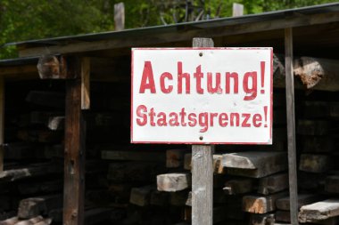 Avusturya 'nın Salzburg kentindeki Grossgmain kentindeki eski çiftlik evleri ve binalarla Açık Hava Müzesi' nde 