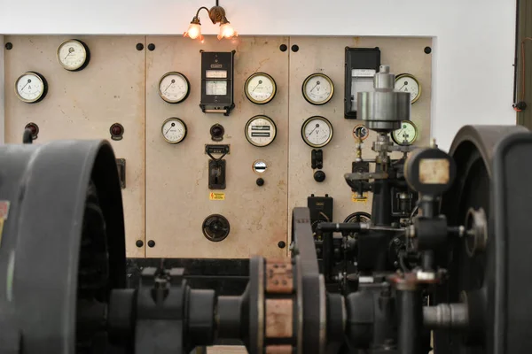 Instrumenten Dashboard Van Een Oude Elektriciteitscentrale Het Openluchtmuseum Grossgmain Salzburg — Stockfoto