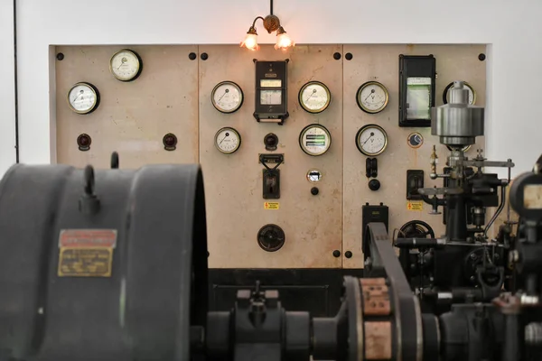 Instruments Tableau Bord Une Ancienne Centrale Électrique Dans Musée Plein — Photo