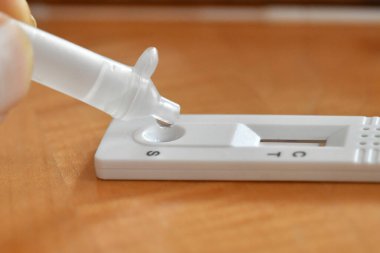 Avusturya, Avrupa 'da dijital kendini test için antijen test kiti