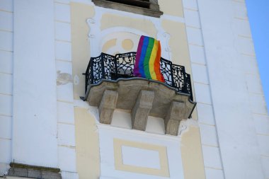 Parish church in Freistadt with the rainbow flag during Pride Week, Mhlviertel, Upper Austria, Austria, Europe