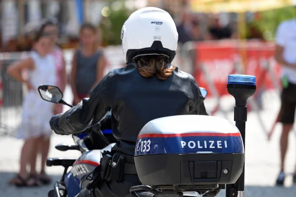 Поліцейський Мотоцикл Верхній Частині Автостради — стокове фото