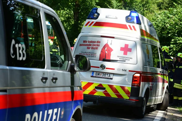 Ambulancia Cruz Roja Alta Austria —  Fotos de Stock