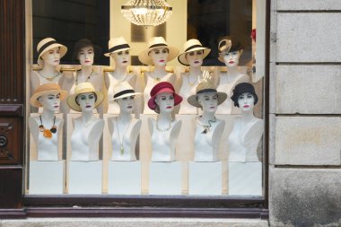 Passau, Bavyera, Almanya 'da bir şapka dükkanının görüntüsü