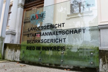 Ried, Avustralya 'da Cumhuriyet Savcılığı ve bölge mahkemesi binası