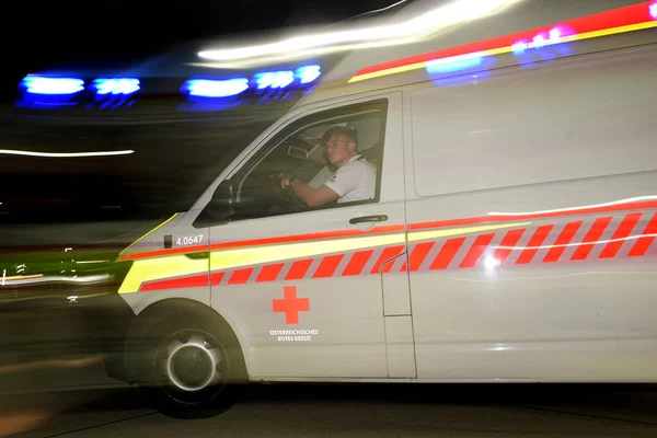 Kızıl Haç Ambulansı Yukarı Avusturya — Stok fotoğraf