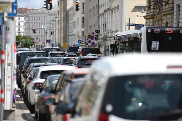 Atasco Tráfico Frente Semáforo Wienzeile Viena Austria Europa — Foto de Stock