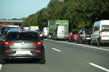 Yukarı Avusturya, Avusturya ve Avrupa 'daki A1 otoyolunda trafik sıkışıklığı