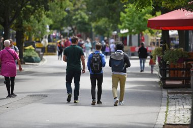 Viyana, Avusturya ve Avrupa 'daki büyük eğlence parkında birçok insan 