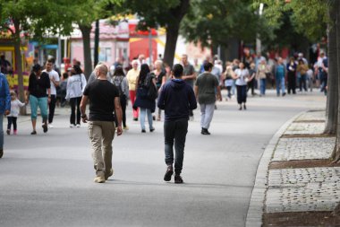 Viyana, Avusturya ve Avrupa 'daki büyük eğlence parkında birçok insan 