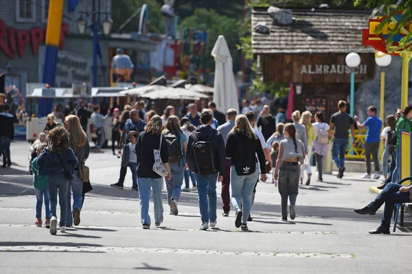 Veel Mensen Het Grote Pretpark Prater Wenen Oostenrijk Europa — Stockfoto