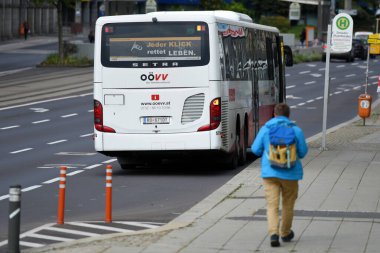 Linz 'deki ulaştırma derneğinin otobüsü (Yukarı Avusturya, Avusturya)