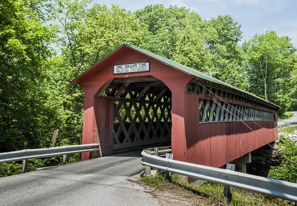 Chiselville overdekt bruggetje - bennington county, vt — Stockfoto