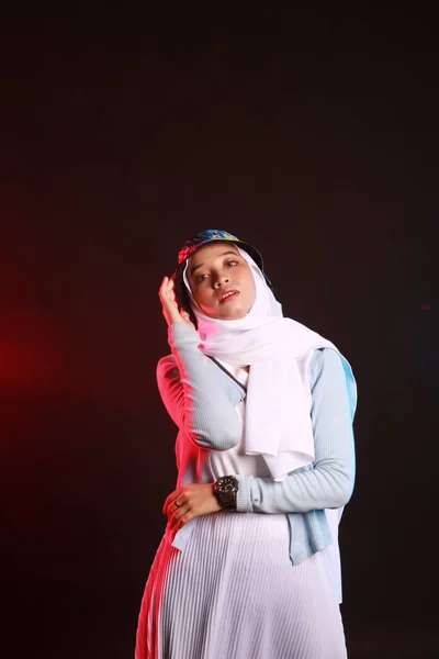 Portrait Mode Jeune Belle Femme Musulmane Asiatique Avec Port Hijab — Photo