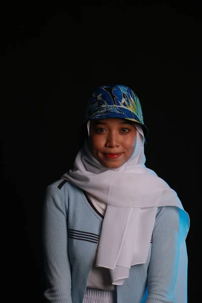 Portrait Mode Jeune Belle Femme Musulmane Asiatique Avec Port Hijab — Photo