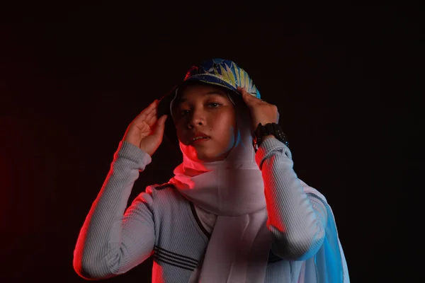 Portrait Mode Jeune Belle Femme Musulmane Asiatique Avec Port Hijab — Photo