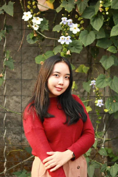 Young Beautiful Woman Wearing Red Casual Shirt — Stock Photo, Image