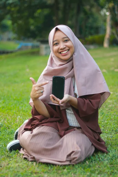 Retrato Moda Jovem Bela Mulher Muçulmana Asiática Com Vestindo Hijab — Fotografia de Stock