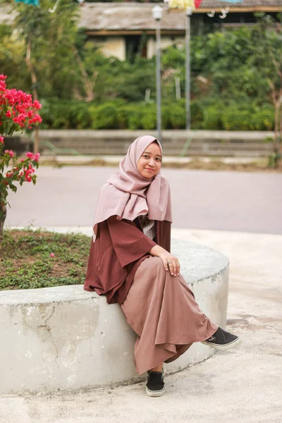 Portrait Mode Jeune Belle Femme Musulmane Asiatique Avec Port Hijab — Photo