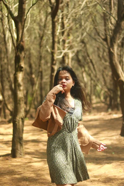 Estilo Vida Aire Libre Retrato Hermosa Joven Mujer Asiática Playa — Foto de Stock