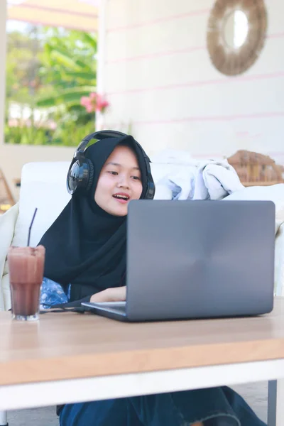 Retrato Moda Jovem Bela Mulher Muçulmana Asiática Com Vestindo Hijab — Fotografia de Stock