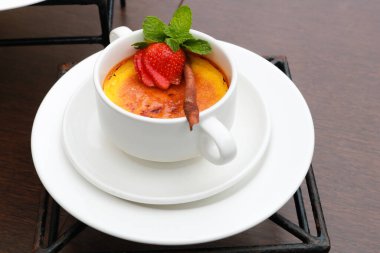 creme brulee yakın görünüm