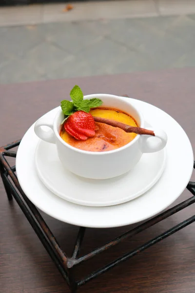 creme brulee yakın görünüm