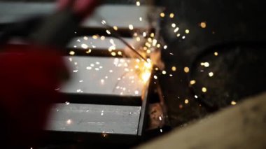 Woker Kaynaklı Çelik Metal Kaynak Kıvılcımı Soyut Bokeh Arkaplanı Bulanıklığı.