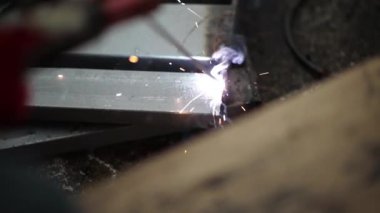 Woker Kaynaklı Çelik Metal Kaynak Kıvılcımı Soyut Bokeh Arkaplanı Bulanıklığı.