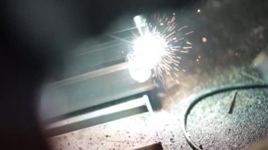 Woker Kaynaklı Çelik Metal Kaynak Kıvılcımı Soyut Bokeh Arkaplanı Bulanıklığı.