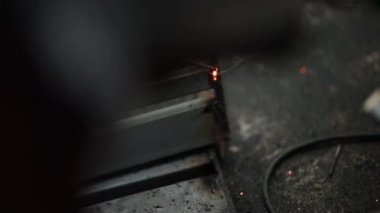 Woker Kaynaklı Çelik Metal Kaynak Kıvılcımı Soyut Bokeh Arkaplanı Bulanıklığı.