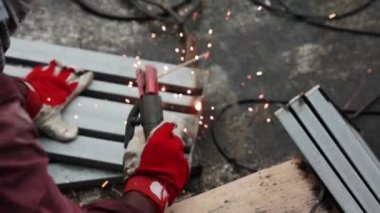 Woker Kaynaklı Çelik Metal Kaynak Kıvılcımı Soyut Bokeh Arkaplanı Bulanıklığı.