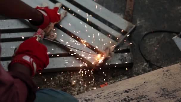 Woker Weld Steel Metal Welding Spark Bokeh背景 — ストック動画