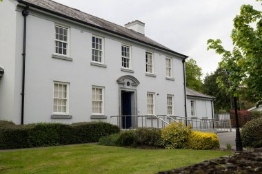 Trim, County Meath, İrlanda, 16 Mayıs 2021 Trim Garda İstasyonu ön girişi, Trim, County Meath