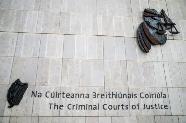 Dublin 8, Dublin Şehri, İrlanda, 11 Haziran 2021. Parkgate Caddesi 'ndeki Ceza Mahkemesi' nin imzası