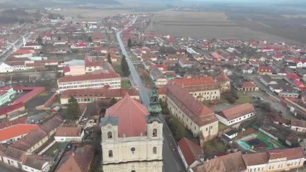 Barokke Armeense kerk gebouwd in de 18e eeuw in Dumbraveni, provincie Sibiu, Transsylvanië. — Stockvideo