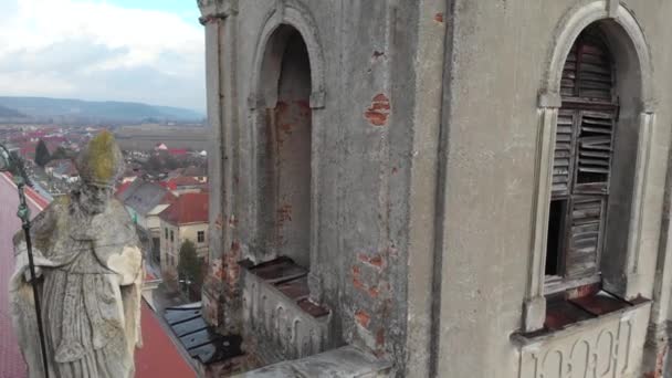 Iglesia barroca armenia construida en el siglo XVIII en Dumbraveni, condado de Sibiu, Transilvania. — Vídeo de stock