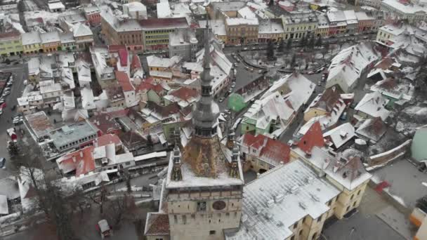 Sighisoara saat kulesi, antik Romanya kenti, Transilvanya. — Stok video