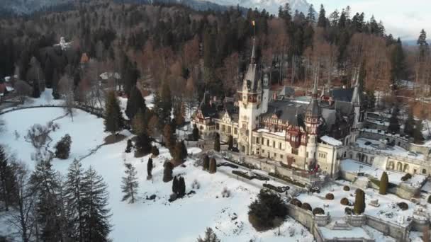 Castelo de verão requintado Peles na Transilvânia, Roménia. — Vídeo de Stock