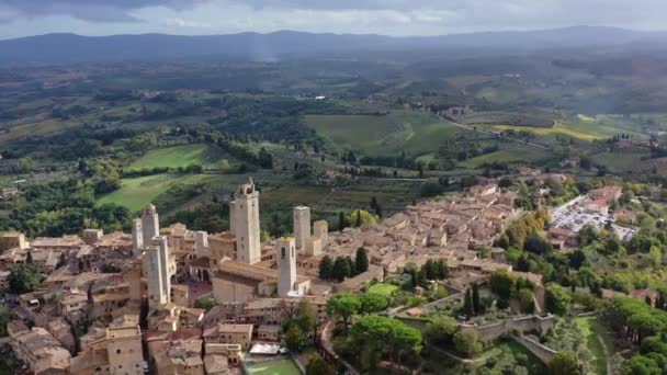 Vista aérea de la ciudad medieval de San Gimignano, Toscana Italia. — Vídeos de Stock