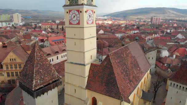 Sibiu 'daki Aziz Mary Katedrali Evanjelik Katedrali. Sibiu Eyaleti, Romanya . — Stok video