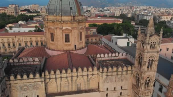 Palermo katedrála kostela římskokatolické arcidiecéze v Palermu, Sicílie. — Stock video